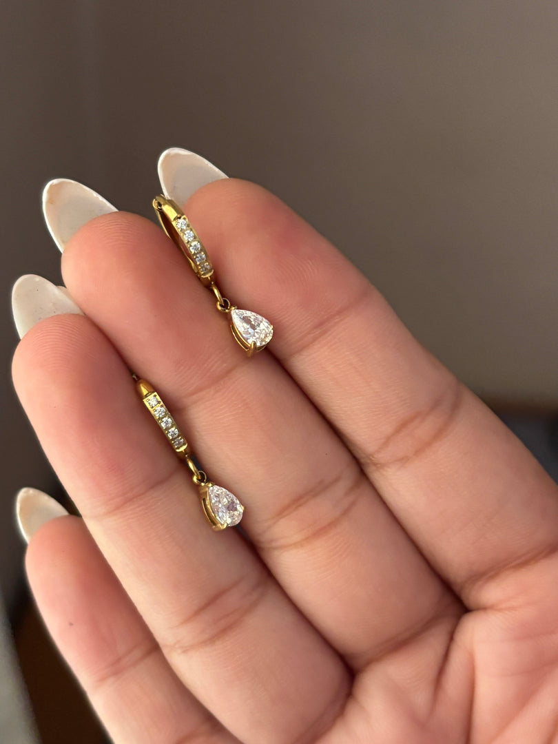 Amara Teardrop Hoops