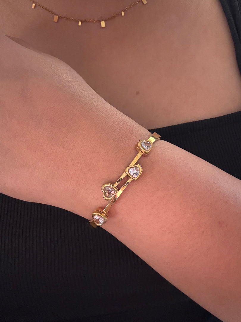 Heart stone kada
