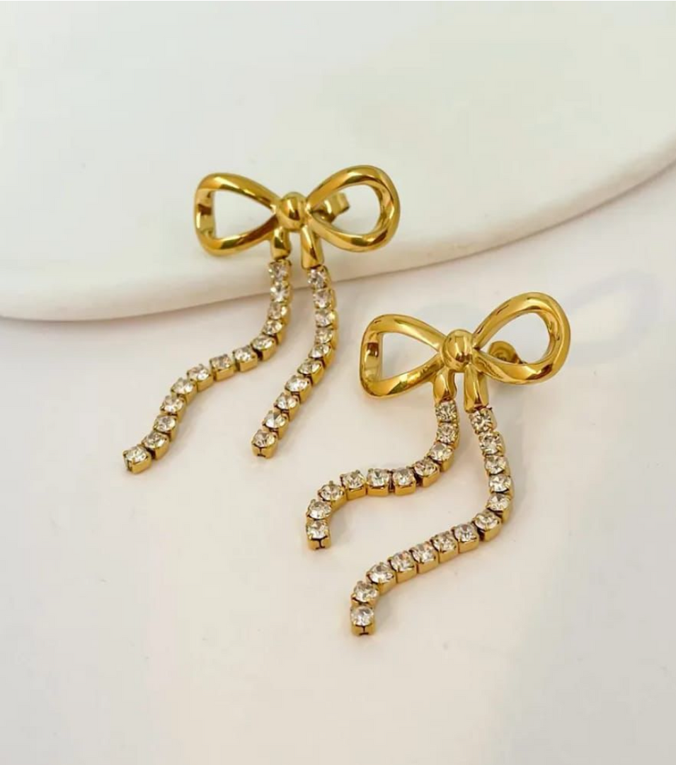 Bow dangles