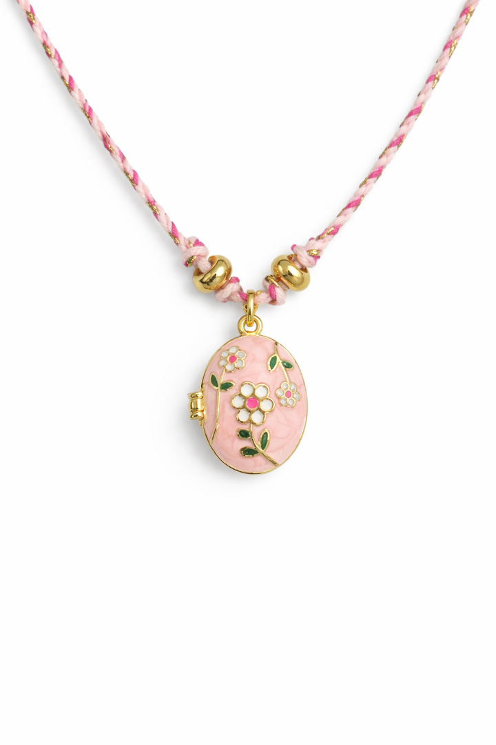 Vintage leafy pendant