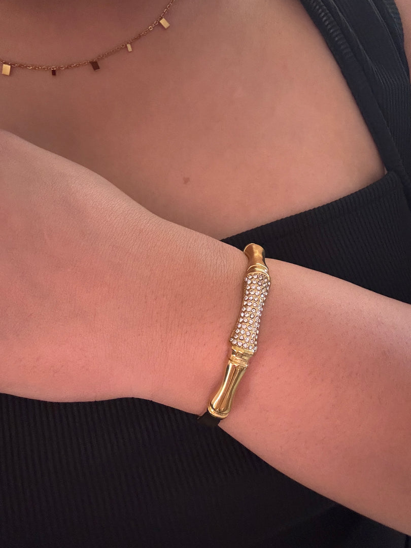 Zarina Stud Kada
