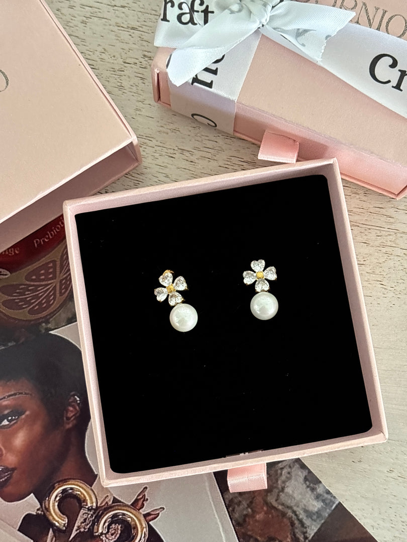 Floral pearl studs