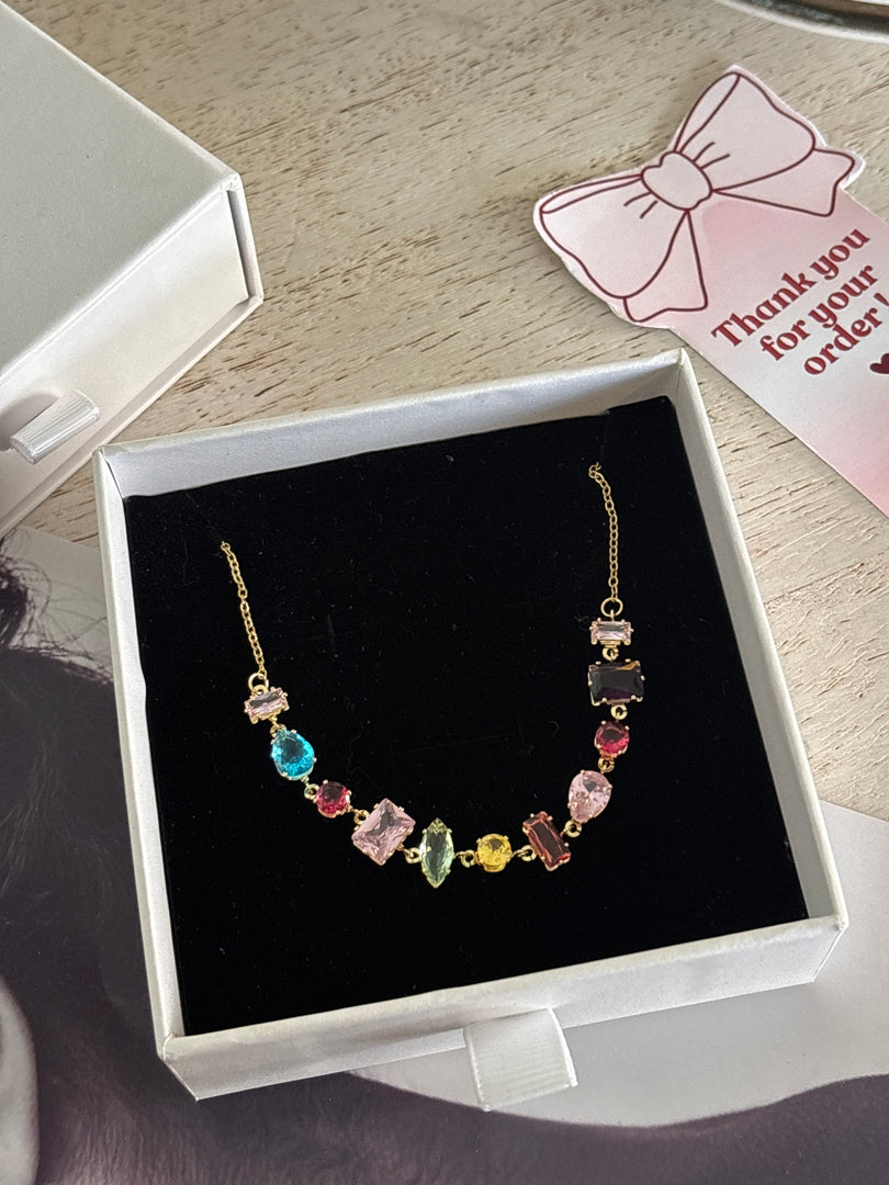 Gemstone neckpeice