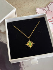 Greenshine neckpeice