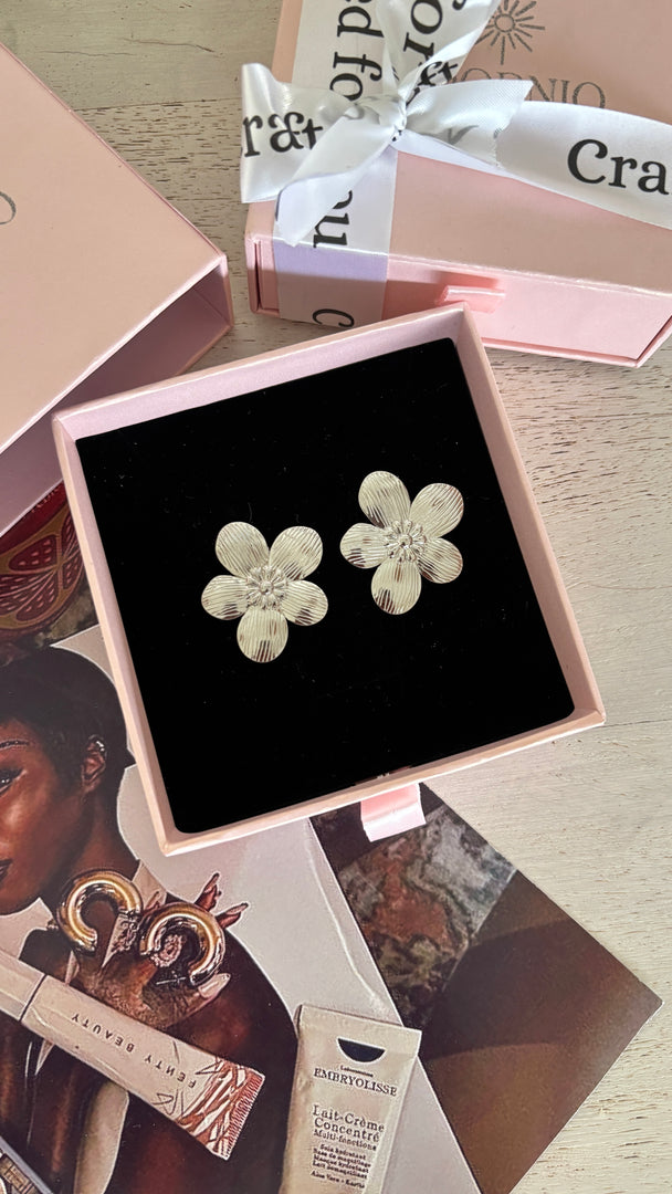 Silvery flower studs